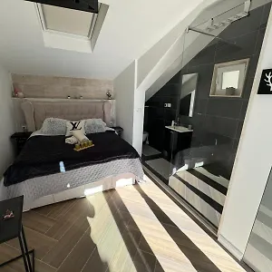 Apartment Luxury Martinis With Pool, Split