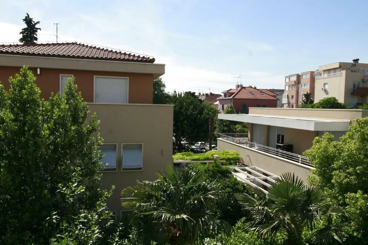Spacious Apartment In The Center Split