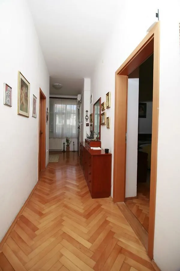 Spacious Apartment In The Center Split
